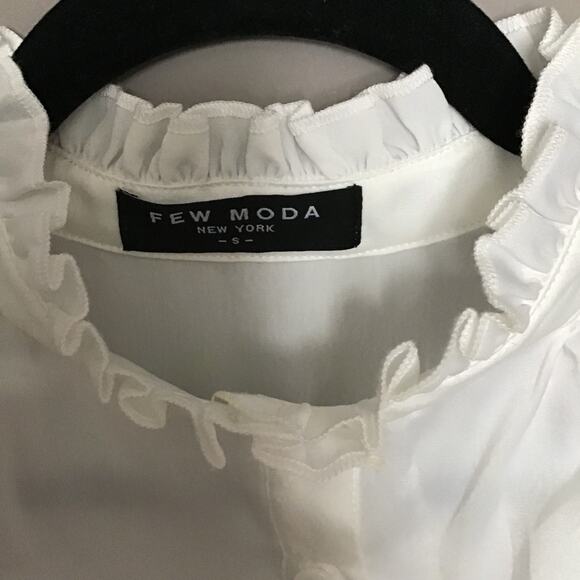 Few Moda white satin ruffle neck blouse small‎ - Picture 7 of 7
